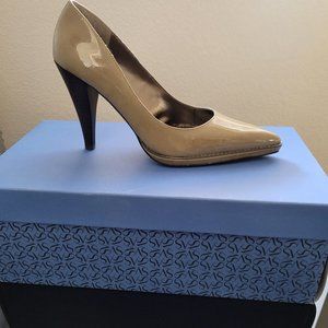 Simply Vera Cherie Oatmeal Patent 4" heels